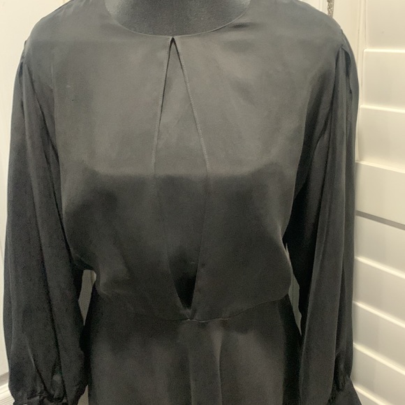 R.G. Kane Scoop Neck, Knee Length dress, Raw edge trim, Long Sleeves Size Small - Picture 2 of 11